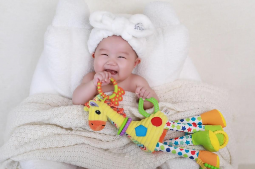 石嘴山宝宝为什么会吐奶